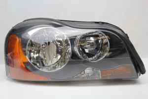 VOLVO XC90 Gen 1 Right Headlight (2003 2004 2005 2006 2007 2008 2009 2010 2011 2012 2013 2014) [30744012]