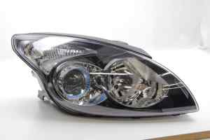 HYUNDAI I30 FD Wgn (Series 2/Black) Right Headlight (2010 2011 2012)