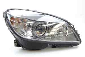 MERCEDES C-CLASS W204 (Early/Xenon) Right Headlight (2007 2008 2009 2010)