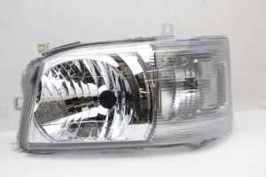 TOYOTA HIACE Gen 5 (Series 1) Left Headlight (2005 2006 2007 2008 2009 2010)