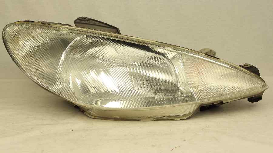 PEUGEOT 206 3/5Dr (Early) Right Headlight (1999 2000 2001 2002 2003)