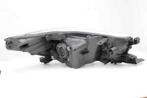 TOYOTA HILUX Gen 8 Left Headlight (2015)