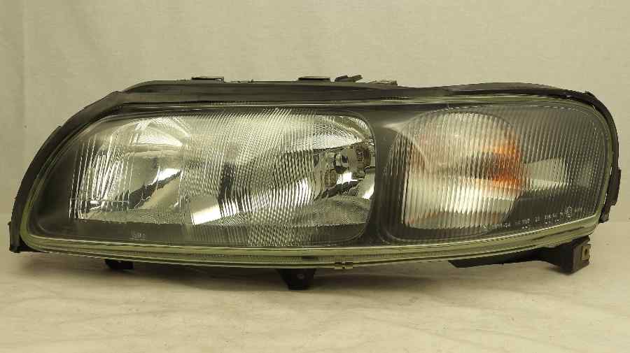 VOLVO S60 SEDAN Gen 1 (Early) Left Headlight (2001 2002 2003 2004 2005)