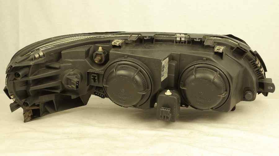 VOLVO S60 SEDAN Gen 1 (Early) Left Headlight (2001 2002 2003 2004 2005)