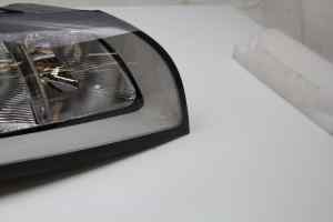 VOLVO V50 WAGON Right Headlight (2004 2005 2006 2007 2008 2009 2010 2011 2012) [31265701]