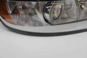 VOLVO V50 WAGON Right Headlight (2004 2005 2006 2007 2008 2009 2010 2011 2012) [31265701]