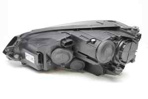 VOLKSWAGEN GOLF Mk7 Right Headlight (2013 2014 2015 2016 2017 2018 2019 2020 2021) [90043197]