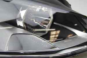 VOLKSWAGEN GOLF Mk7 Right Headlight (2013 2014 2015 2016 2017 2018 2019 2020 2021) [90043197]