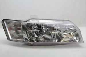 HOLDEN COMMODORE VZ Right Headlight (2004 2005 2006)