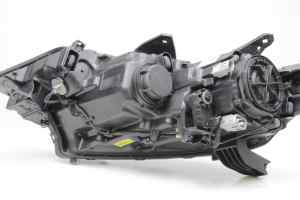 MITSUBISHI OUTLANDER ZK Right Headlight (2015 2016 2017 2018 2019 2020 2021 2022) [4BX15, 8301C8]