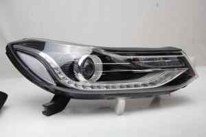 HOLDEN TRAX TJ2 Right Headlight (2016) [42566039]