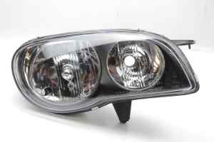 TOYOTA COROLLA AE112 (L) Right Headlight (1999 2000 2001)