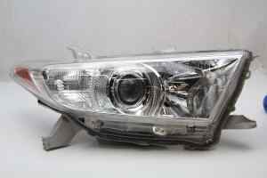TOYOTA KLUGER GSU40 (L) Right Headlight (2010 2011 2012 2013)