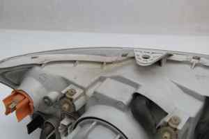 HOLDEN COMMODORE VZ Berlina Left Headlight (2004 2005 2006)