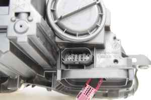 MERCEDES C-CLASS W204 (Late/Xenon) Right Headlight (2011 2012 2013 2014) [A2048204539]