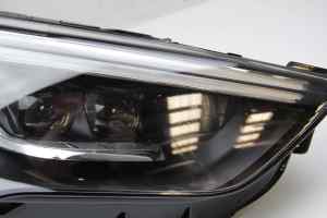 HOLDEN COMMODORE ZB (Calais) Right Headlight (2017) [39122977]