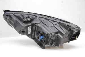 HOLDEN COMMODORE ZB (Calais) Right Headlight (2017) [39122977]