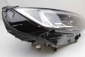 HOLDEN COMMODORE ZB (Calais) Right Headlight (2017) [39122977]