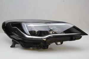 HOLDEN ASTRA BK Right Headlight (2016) [39077803]