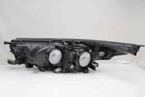 TOYOTA KLUGER GSU50 (Series 2) Right Headlight (2016 2017 2018 2019)