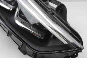 HOLDEN COMMODORE ZB (Calais) Right Headlight (2017) [39122977]