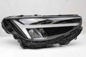 VOLVO XC40 WAGON S2 Right Headlight (2022) [32404662]
