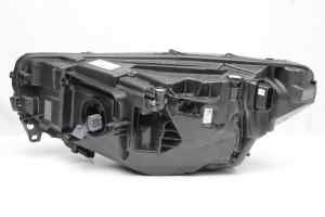 VOLVO XC40 WAGON S2 Right Headlight (2022) [32404662]