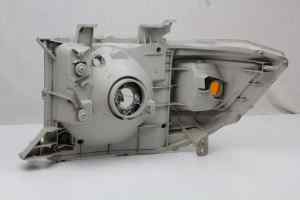 TOYOTA LANDCRUISER 70 SERIES (Series 3) Right Headlight (2007)