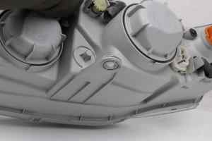 HOLDEN COMMODORE VY Berlina Right Headlight (2002 2003 2004) [92083412]