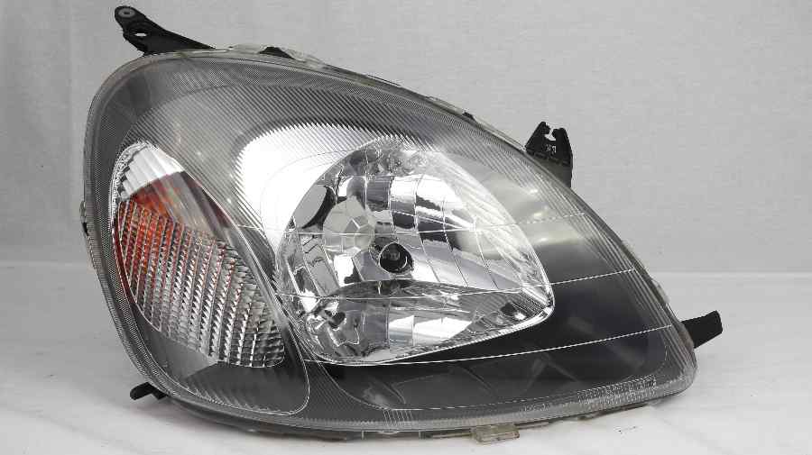 TOYOTA ECHO NCP10 HATCH (E) Right Headlight (1999 2000 2001 2002)