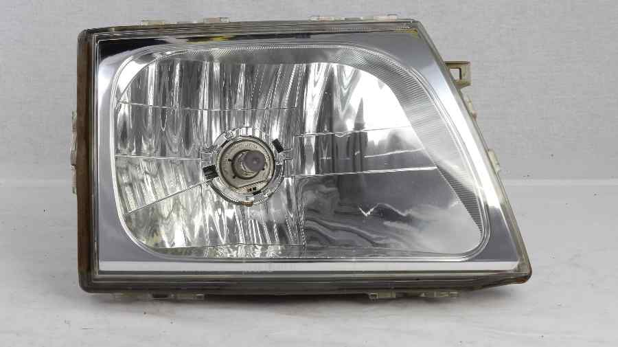 TOYOTA HILUX Gen 6 (Late) Right Headlight (2001 2002 2003 2004 2005)